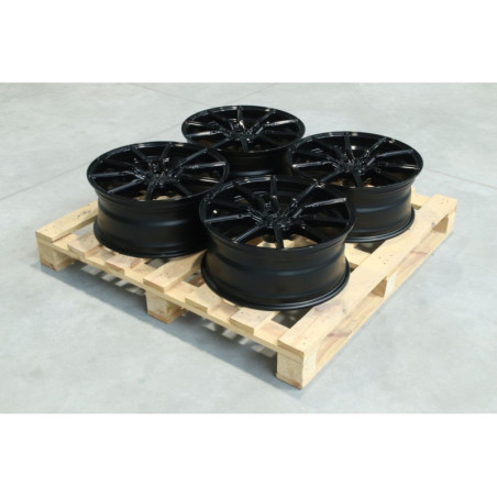 Set of CVR4 19x8 ET27 5x114,3 Gloss Black