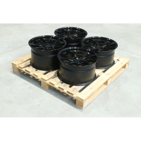 Set of SL01 18x9,5 ET30 + 18x10,5 ET38 5x120 Gloss Black