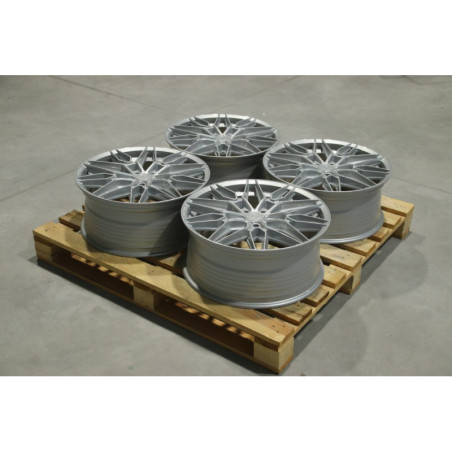 Set of CVR6 20x8,5 ET35 5x112 Gloss Silver
