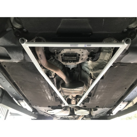 BARRA INFERIOR CENTRAL ULTRA RACING 4 PUNTOS PARA AUDI A4 B8 (TYP 8K) 2.0 TFSI 2WD 2008-2016