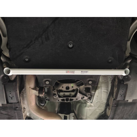 BARRA INFERIOR DELANTERA ULTRA RACING 2 PUNTOS PARA AUDI A4 B9 (TYP 8W) 2.0 TFSI 2WD 2016-PRESENTE