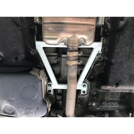 BARRA INFERIOR CENTRAL ULTRA RACING 4 PUNTOS PARA AUDI Q5 (TYP 8R) 2.0 TFSI 4WD 2009-2017