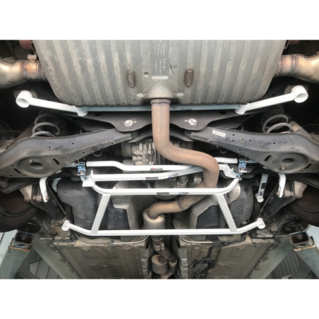 BARRA INFERIOR TRASERA ULTRA RACING 2 PUNTOS PARA AUDI S3 (8P) 2.0 FSI 4WD 2006-2013