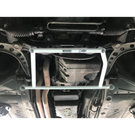 BARRA INFERIOR DELANTERA ULTRA RACING 4 PUNTOS PARA BMW E36 (318IS) 1.8 TIMING BELT 2WD COUPÉ 1990-2000