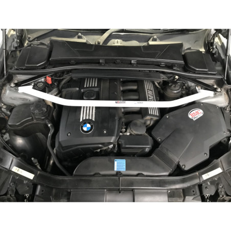 BARRA DE TORRETAS DELANTERA ULTRA RACING 2 PUNTOS PARA BMW E84 (X1) 2.0 4WD 2009-2015