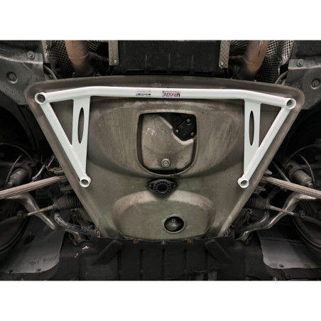 BARRA INFERIOR DELANTERA ULTRA RACING 4 PUNTOS PARA BMW E90 (M3) 4.0 V8 2WD SEDÁN 2007-2013