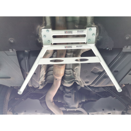 BARRA INFERIOR CENTRAL ULTRA RACING 2 PUNTOS PARA BMW F20 (116I) 1.6T 2WD HATCHBACK 2012-2015