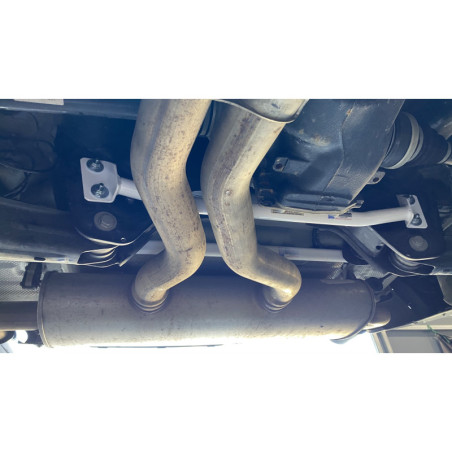 BARRA INFERIOR TRASERA ULTRA RACING 2 PUNTOS PARA BMW F25 (X3) 3.0 4WD 2011-2017