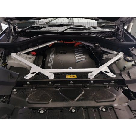 BARRA DE TORRETAS DELANTERA ULTRA RACING 6 PUNTOS PARA BMW G05 (X5)(XDRIVE45E) 3.0 B58+ ELECTRIC MOTOR 4WD 2018-PRESENTE