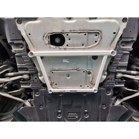 BARRA INFERIOR DELANTERA ULTRA RACING 4 PUNTOS PARA BMW G05 (X5)(XDRIVE45E) 3.0 B58+ ELECTRIC MOTOR 4WD 2018-PRESENTE