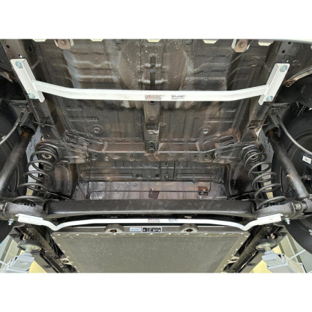 BARRA INFERIOR TRASERA ULTRA RACING 2 PUNTOS PARA BYD DOLPHIN EV DYNAMIC STANDARD RANGE 2WD 2021-PRESENTE