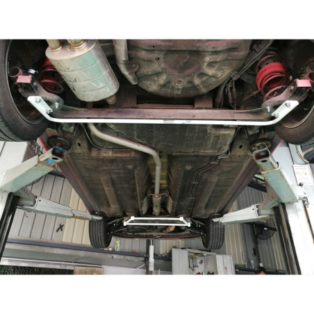 BARRA ESTABILIZADORA TRASERA ULTRA RACING 16 MM PARA CHEVROLET AVEO 1ª GEN. (T200) 1.5 2WD 2002-2011