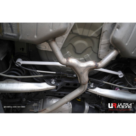 BARRA INFERIOR TRASERA ULTRA RACING 2 PUNTOS PARA CHEVROLET IMPALA 10ª GEN. 2.5 2WD 2014-2020