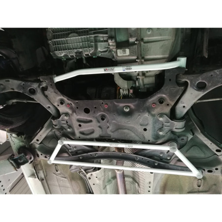 BARRA INFERIOR DELANTERA ULTRA RACING 2 PUNTOS PARA FORD FOCUS 2ª GEN. (MK2) 1.8 2WD 2004-2010