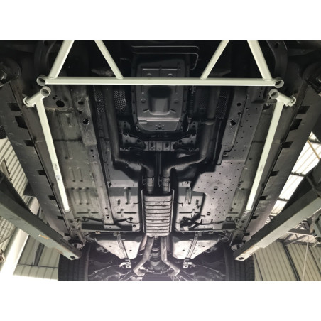 BARRA INFERIOR LATERAL ULTRA RACING 6 PUNTOS PARA FORD MUSTANG 6ª GEN. 2.3 ECOBOOST 2WD CABRIOLET/CONVERTIBLE 2015-PRESENTE