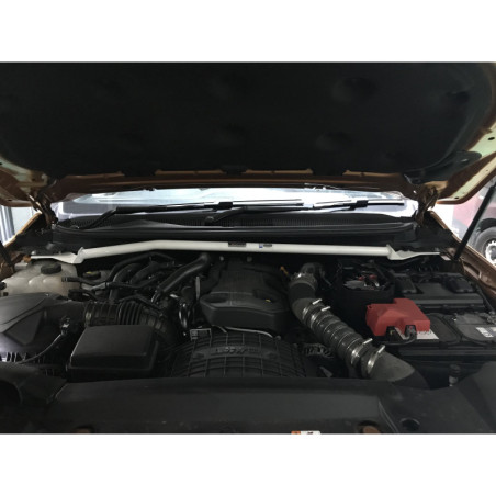 BARRA DE TORRETAS DELANTERA ULTRA RACING 2 PUNTOS PARA FORD RANGER WILDTRACK 2.0T 4WD FACELIFT 2019-PRESENTE
