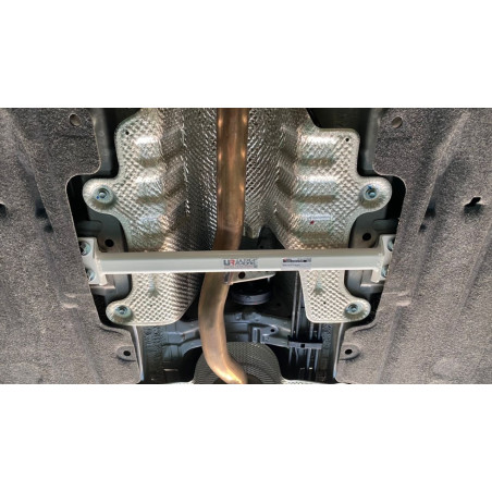 BARRA INFERIOR CENTRAL ULTRA RACING 2 PUNTOS PARA HONDA CIVIC 11TH GEN (FE) 1.5T 2WD SEDÁN 2021-PRESENTE