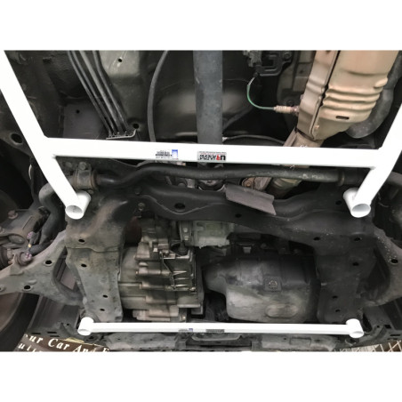 BARRA INFERIOR DELANTERA ULTRA RACING 2 PUNTOS PARA HONDA CR-V 2ª GEN. (RD4-9) 2.0 4WD 2002-2006
