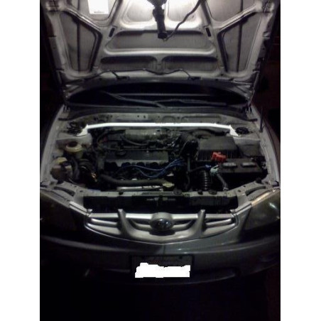 BARRA DE TORRETAS DELANTERA ULTRA RACING 2 PUNTOS PARA HYUNDAI ACCENT 2ª GEN. (LC) 1.5 2WD 1999-2005