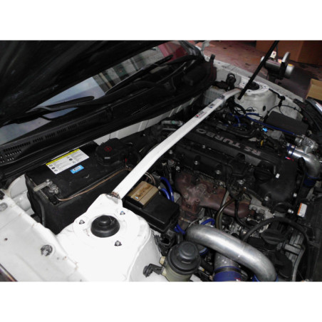BARRA DE TORRETAS DELANTERA ULTRA RACING 2 PUNTOS PARA HYUNDAI GENESIS COUPÉ (BK) 2.0T 2WD 2009-2016