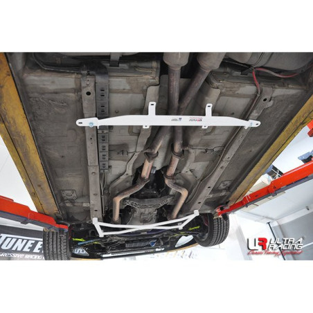 BARRA INFERIOR CENTRAL ULTRA RACING 4 PUNTOS PARA HYUNDAI GENESIS COUPÉ (BK) 2.0T 2WD 2009-2016