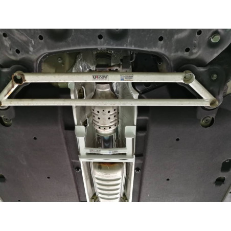 BARRA INFERIOR DELANTERA ULTRA RACING 4 PUNTOS PARA HYUNDAI GRANDEUR 6ª GEN. (IG) 2.4 GDI 2WD 2018-PRESENTE