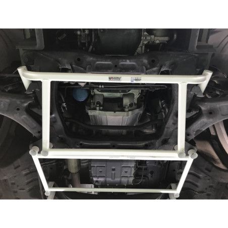 BARRA INFERIOR DELANTERA ULTRA RACING 4 PUNTOS PARA HYUNDAI GRAND STAREX-VAN 2ª GEN. (TQ) 2.5D 2WD 2007-PRESENTE