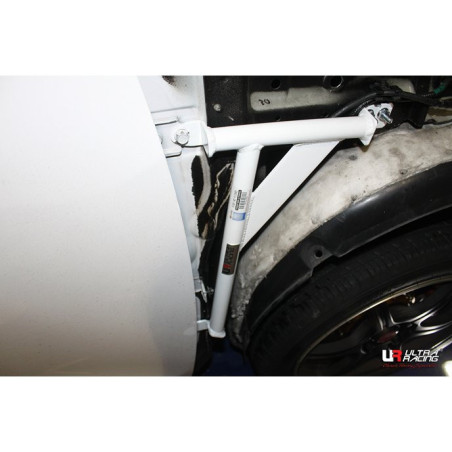 BARRA DE REFUERZO DE ALETAS ULTRA RACING 3 PUNTOS PARA HYUNDAI I30 2ª GEN. (GD) 1.6D 2WD 2011-2017