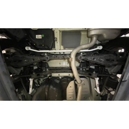 BARRA LATERAL INFERIOR TRASERA ULTRA RACING 4 PUNTOS PARA HYUNDAI SANTA FE 5ª GEN. (MX5) 1.6 2WD SUV HYBRID 2023-PRESENTE