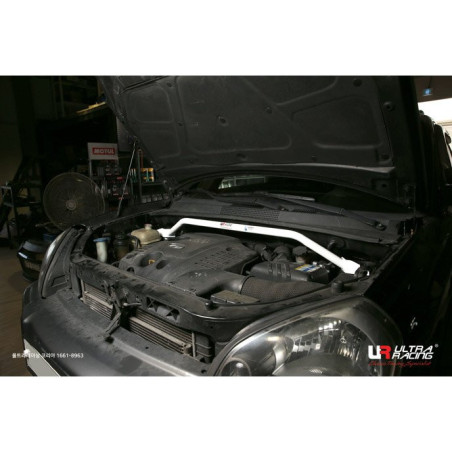 BARRA DE TORRETAS DELANTERA ULTRA RACING 2 PUNTOS PARA HYUNDAI TUCSON 1ª GEN. (JM) 2.0 2WD 2004-2009