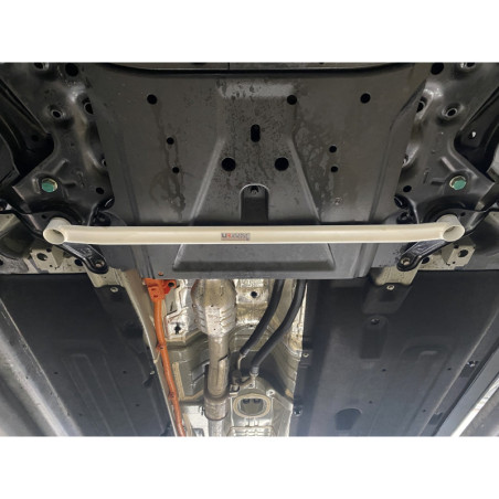 BARRA INFERIOR DELANTERA ULTRA RACING 2 PUNTOS PARA HYUNDAI TUCSON 4ª GEN. (NX4) 1.6T 2WD HYBRID 2020-PRESENTE