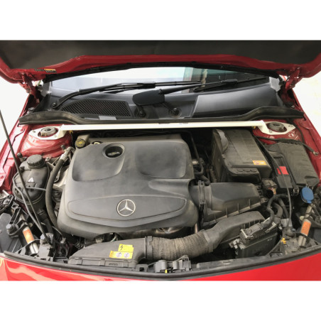 BARRA DE TORRETAS DELANTERA ULTRA RACING 2 PUNTOS PARA INFINITI Q30 (H15) 1.6T 2WD 2016-2019