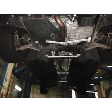 BARRA INFERIOR DELANTERA ULTRA RACING 2 PUNTOS PARA INFINITI Q30 SPORT (H15) 2.0T 4WD 2016-2019