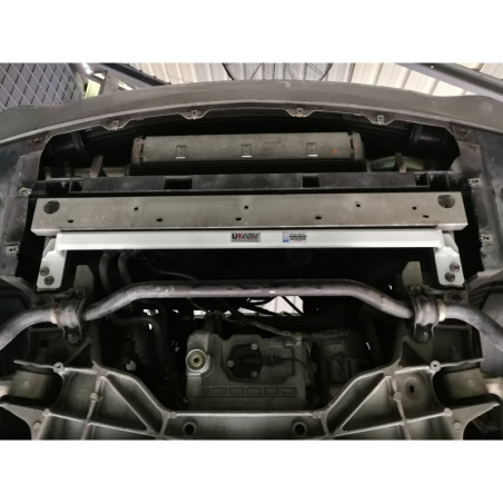 BARRA INFERIOR DELANTERA ULTRA RACING 2 PUNTOS PARA INFINITI Q50 S (V37) 2.0T 2WD FACELIFT 2016-PRESENTE