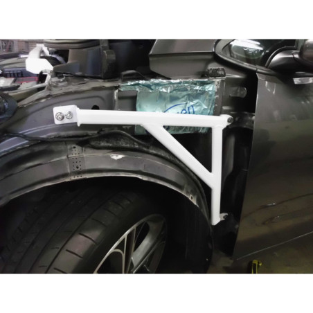 BARRA DE REFUERZO DE ALETAS ULTRA RACING 3 PUNTOS PARA KIA CERATO 3RD K3 (YD) 1.6 GDI 2WD SEDÁN 2012-2018