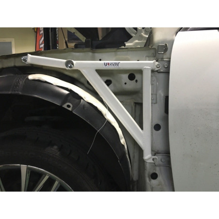 BARRA DE REFUERZO DE ALETAS ULTRA RACING 3 PUNTOS PARA KIA OPTIMA K5 3ª GEN. (TF) 2.0 2WD 2010-2015