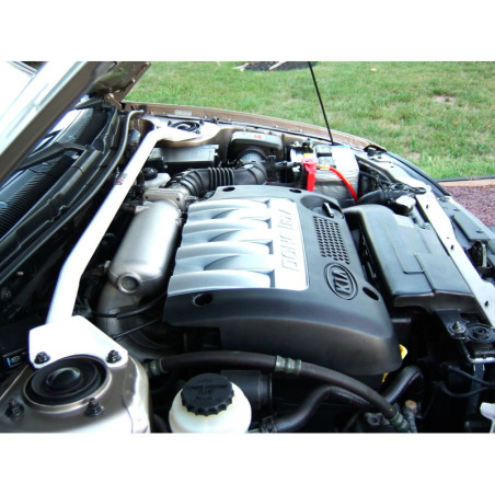 BARRA DE TORRETAS DELANTERA ULTRA RACING 2 PUNTOS PARA KIA SEPHIA 2ª GEN. 1.5 2WD 1997-2003