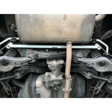 BARRA INFERIOR TRASERA ULTRA RACING 2 PUNTOS PARA KIA SPORTAGE 3ª GEN. (SL) 2.0 2WD 2010-2016