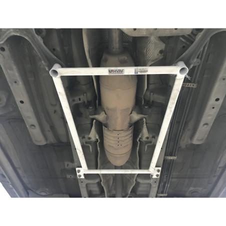 BARRA INFERIOR CENTRAL ULTRA RACING 4 PUNTOS PARA LEXUS CT 200H (ZWA10) 1.8 2WD HYBIRD 2011-PRESENTE