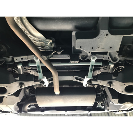 BARRA LATERAL INFERIOR TRASERA ULTRA RACING 4 PUNTOS PARA LEXUS CT 200H (ZWA10) 1.8 2WD HYBIRD 2011-PRESENTE