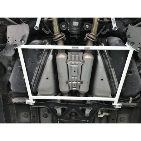 BARRA INFERIOR TRASERA ULTRA RACING 4 PUNTOS PARA LEXUS IS 200T 3ª GEN. (XE30) 2.0T 2WD 2013-PRESENTE