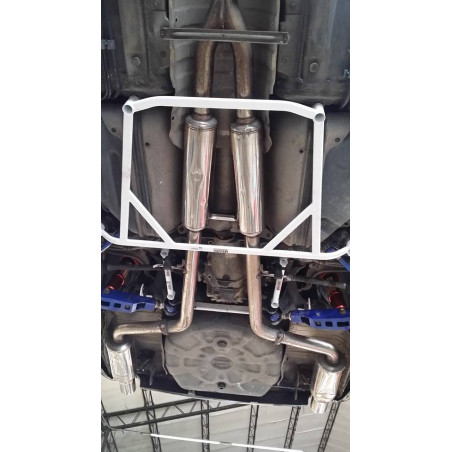 BARRA INFERIOR CENTRAL ULTRA RACING 2 PUNTOS PARA LEXUS GS 400 2ND (S160) 4.0 V8 2WD 1997-2004