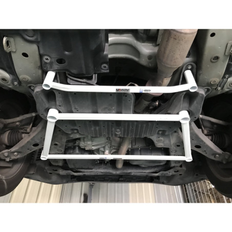 BARRA INFERIOR CENTRAL ULTRA RACING 2 PUNTOS PARA LEXUS RX 270 3ª GEN. (AL10) 2.7 2WD FACELIFT 2012-2015