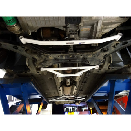 BARRA INFERIOR DELANTERA ULTRA RACING 2 PUNTOS PARA LUXGEN S5 1.8T 2WD MT 2012-2020