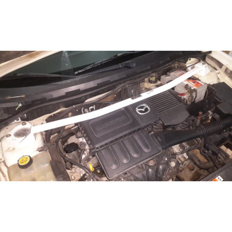 BARRA DE TORRETAS DELANTERA ULTRA RACING 2 PUNTOS PARA MAZDA 3 1ª GEN. (BK SERIES 2) 1.6 2WD 2008-2009