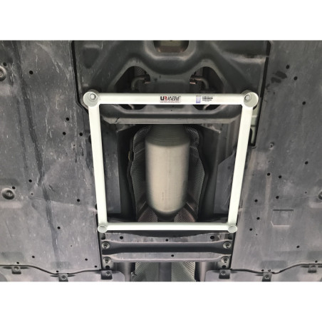 BARRA INFERIOR CENTRAL ULTRA RACING 4 PUNTOS PARA MAZDA 3 3ª GEN. (BM) 2.0 HATCHBACK 2013-2018