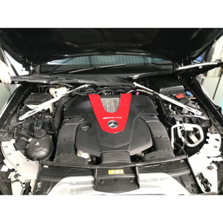 BARRA DE TORRETAS DELANTERA ULTRA RACING 4 PUNTOS PARA MERCEDES-BENZ C205 C250 (COUPÉ) 2.0T 2WD 2015-2021