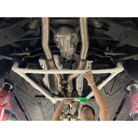 BARRA INFERIOR TRASERA ULTRA RACING 4 PUNTOS PARA MERCEDES-BENZ C253 GLC 200 2.0T 4WD COUPÉ 2015-PRESENTE