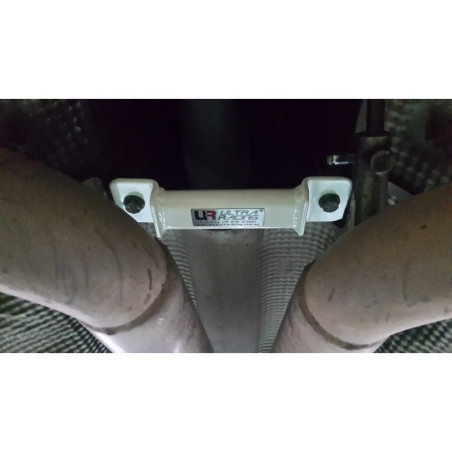 BARRA INFERIOR CENTRAL ULTRA RACING 2 PUNTOS PARA MERCEDES-BENZ W203 C32 3.2K 2WD 2001-2003