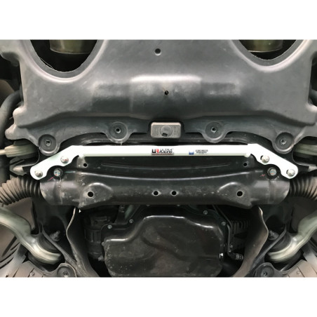 BARRA INFERIOR DELANTERA ULTRA RACING 2 PUNTOS PARA MERCEDES-BENZ W221 S350 3.5 V6 2WD 2005-2013